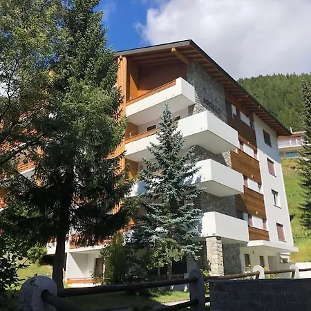 Near Slopes 2 Bedrooms With Balcony Appartement *
